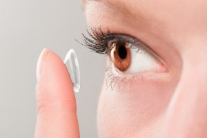 Conheça os cuidados com a higienização das lentes de contato
